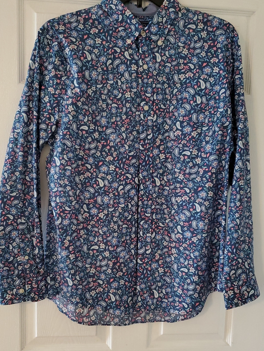 crown & ivy Navy Blue Paisley Floral Button-Down Shirt